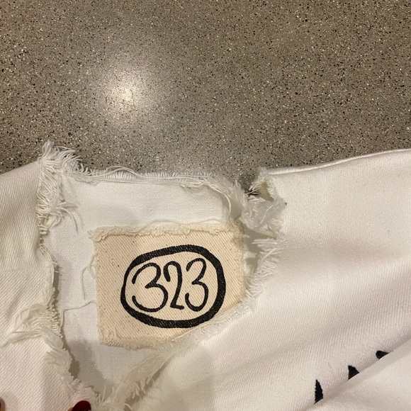 White denim top from a Portland boutique - Picture 7 of 9